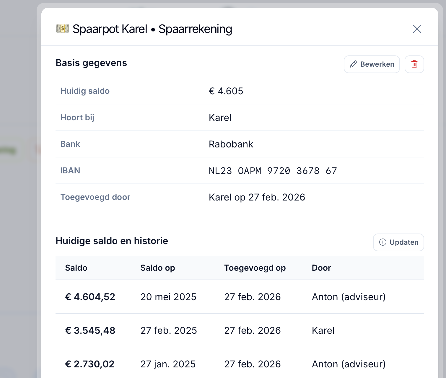 Samenwerking tussen klant en adviseur in Lumeo